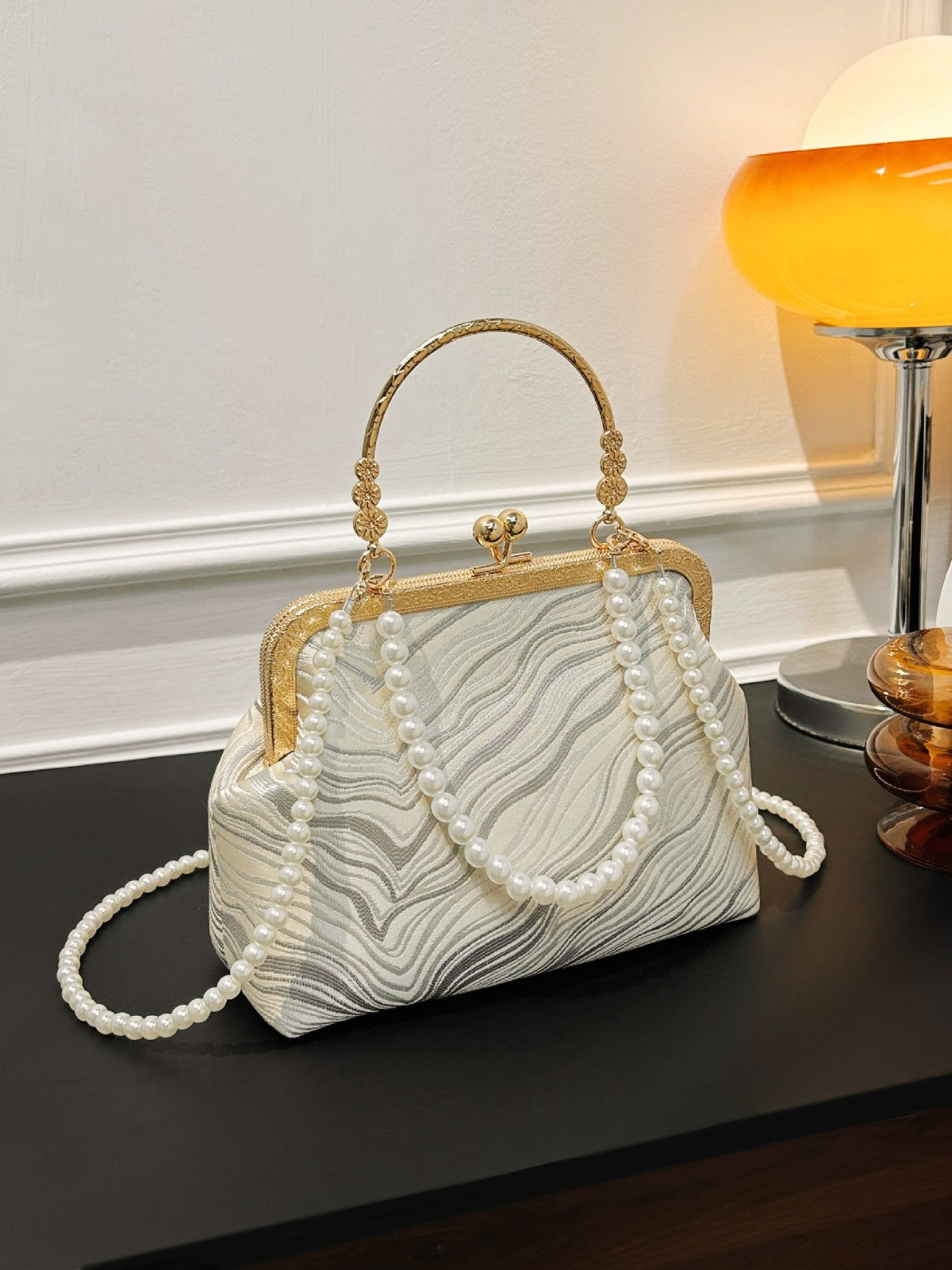 Crossbody bag with sea cliff pattern, new Chinese style handbag, versatile cheongsam bag, women's shoulder bag, retro mouth gold bag
