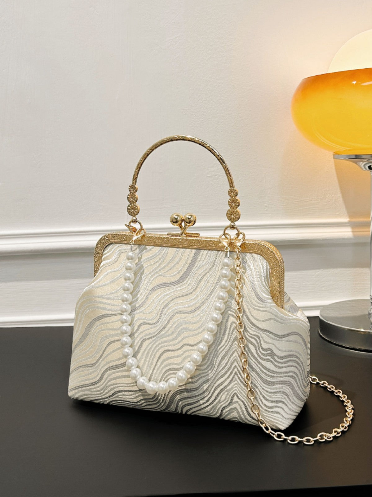 Crossbody bag with sea cliff pattern, new Chinese style handbag, versatile cheongsam bag, women's shoulder bag, retro mouth gold bag